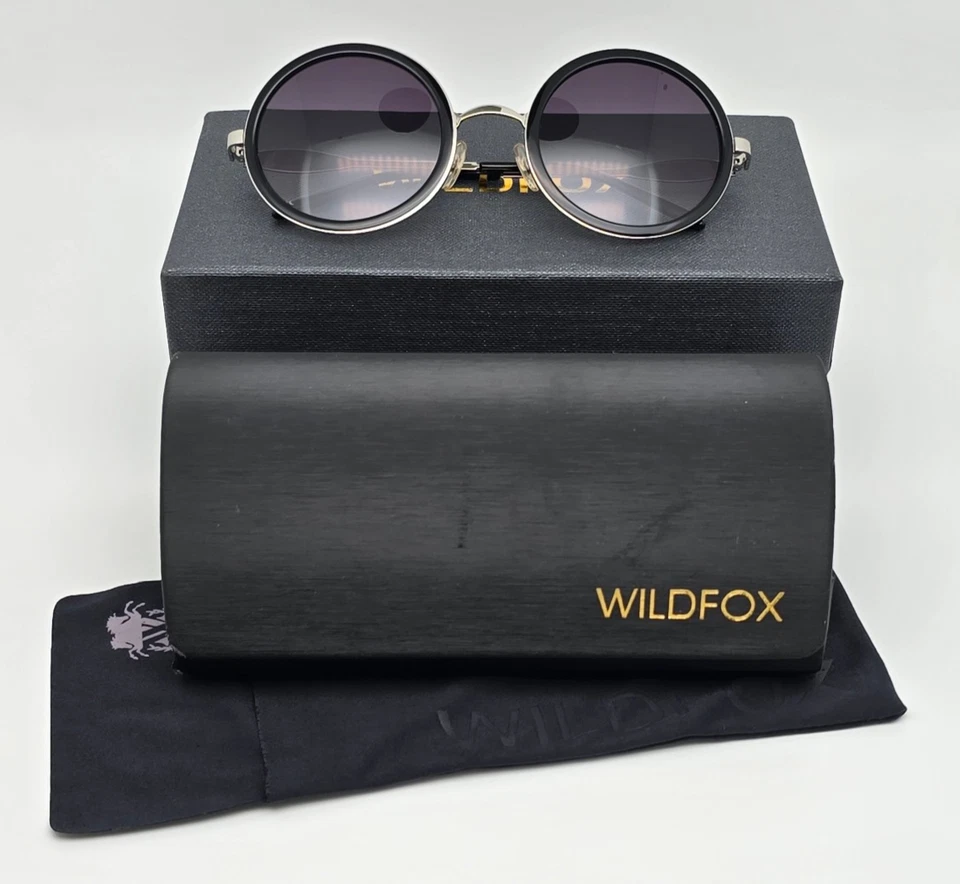 Wildfox Ryder 银色黑色镜框灰色渐变镜片圆形太阳镜带盒 50 毫米 — 第 1/4 张图片