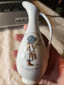 Vintage Holly Hobbie Vase "START EACH DAY IN A HAPPY WAY" Porcelain Brazil - Picture 1 of 6
