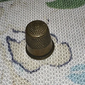 Vintage Brass Dimpled Sewing Thimble Stamped Size 8 EUC No dents or dings - Picture 1 of 6