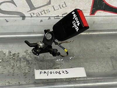 MERCEDES BENZ W238 E KLASSE COUPE GURTSCHLOSS HINTEN RECHTS A2388601000 - Bild 1 von 3