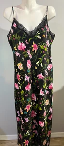INC Damen Nachthemd Satin Spitzenbesatz Negligee schwarz rosa Blumen groß lang Maxi - Bild 1 von 6