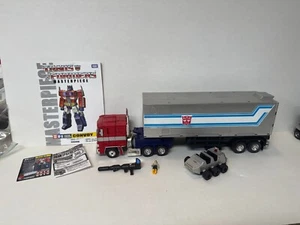 Transformers MP-10 OPTIMUS PRIME - Picture 1 of 1