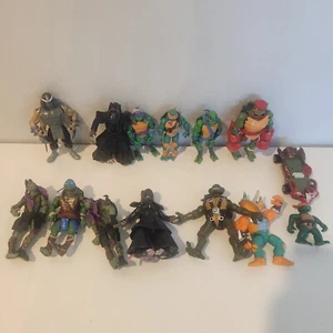 Lote de 13 figuras de acción modernas TMNT Plus vehículo pequeño - Imagen 1 de 7