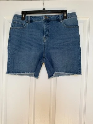 Style & Co Women's 12  Jean Denim Shorts 5" inseam Medium Wash Raw Edge Cuffs - Image 1 of 3