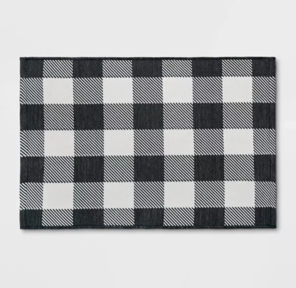 24'x36' Indoor/Outdoor Reversible Scatter Rug Black/White - Threshold - Image 1 of 4