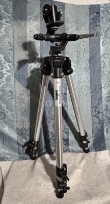 Bogen 3011/Manfrotto 144 Tripod + Bogen/Manfrotto 3025 3-D 35mm Camera Head - Image 1 of 4