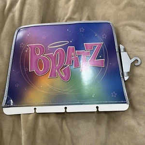 Estuche de viaje organizador de ropa de muñeca Bratz - Imagen 1 de 2