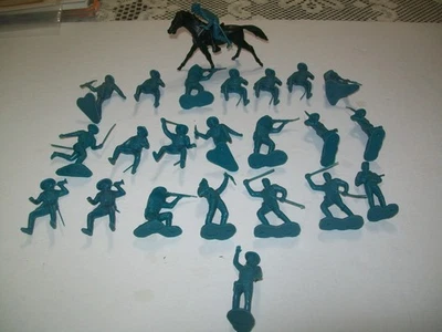 VINTAGE  MARX  1960'S 54 MM  GEN.  GEORGE  CUSTER  AND  7 TH  CAVALRY  FIGURES - Image 1 of 4