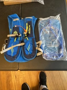 AONIJIE Hydration Pack Running Backpack Vest Blue With Fluorescent Green - Picture 1 of 6