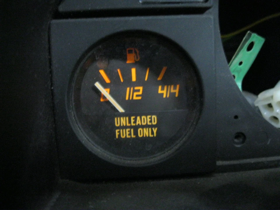 Ferrari Mondial 3.4 T - Indicador de nivel de combustible # 136701 Foto 1 de 1