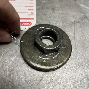 OEM GOOD USED YAMAHA MZ300-7WR FLYWHEEL NUT & WASHER 90170-18391 - Picture 1 of 2