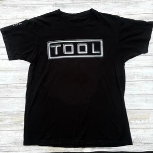 Camiseta Tool Band Pequeña Negra 2012 Gira de Conciertos de Los Ángeles Cuello Redondo Gráfico - Imagen 1 de 7
