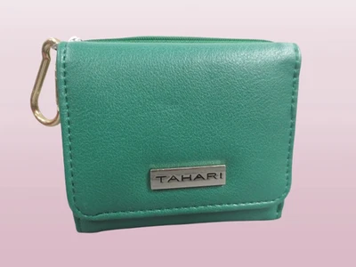 TAHARI ЖЕНЩИН ТРОЙНОГО СЛОЖЕНИЯ БУМАЖНИК ЗЕЛЕНЫЙ С МОЛНИИ МЕШОК И ID ОКНО НОВЫЙ БЕЗ КОРОБКИ - Изображение 1 из 3