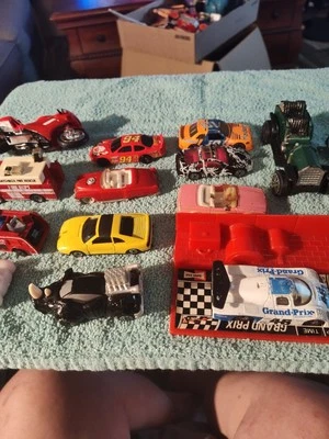 Vintage Assortment Of 18 Cars And 1 Motorcycle Matchbox And Hot Wheels - Image 1 of 4