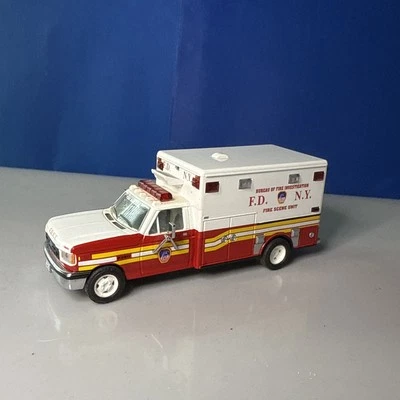 Code 3 1:64 Loose Ford F350 - FDNY New York Fire Bureau Of Investigation Marshal - Image 1 of 4