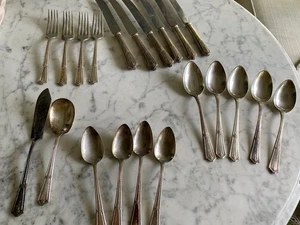 Vintage Flatware Rogers XII gorgeous Majestic pattern 21 pieces - Picture 1 of 8