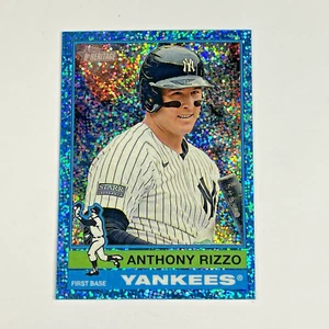 2025 Topps Heritage #302 Anthony Rizzo, New York Yankees LIGHT BLUE SPARKLE - Picture 1 of 2