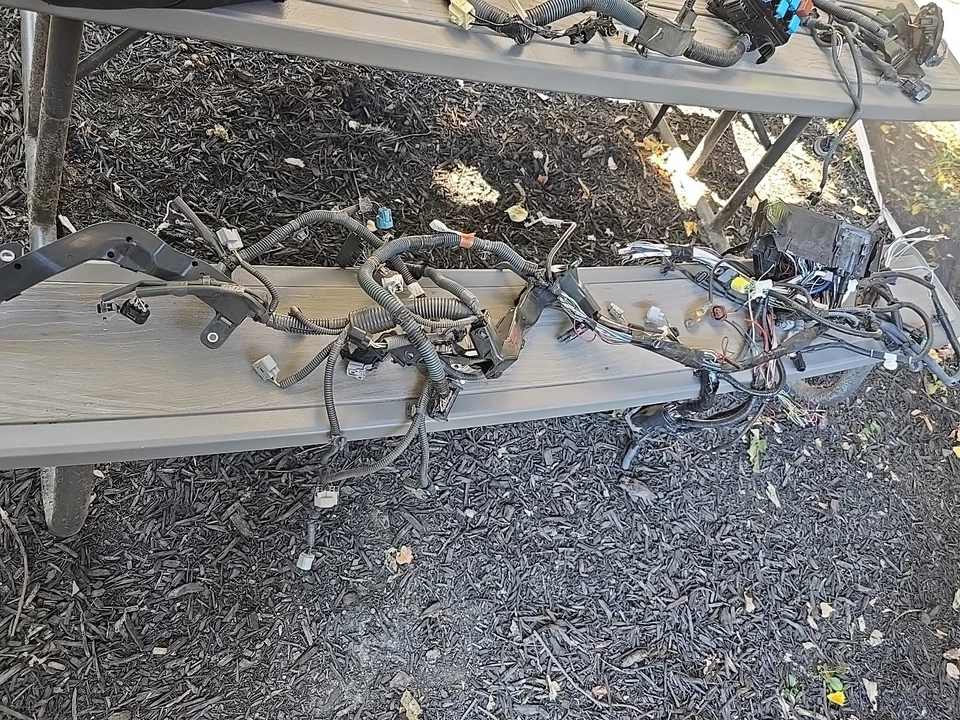 TOYOTA RAV-4 16 17 18 ENGINE BAY ROOM MAIN WIRE WIRING HARNESS W/ FUSE BOXES - Image 1 of 4