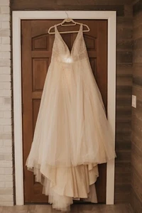 Davids Bridal Wedding Dress - Picture 1 of 8