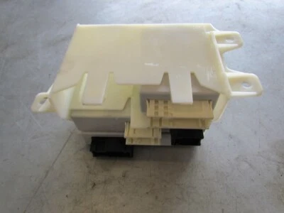 2007 BMW 335i Rear Module Handler Panel Mount 61356922428 - Image 1 of 2