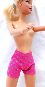 B291 - BARBIE - SKIPPER 90s pantaloncini shorts rosa con pois verdi - Foto 1 di 3