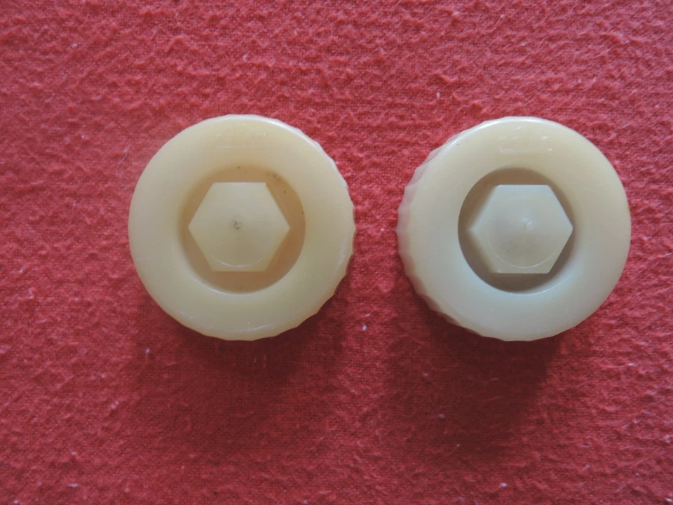 Alfa Romeo GTV / SPIDER Used Original Brake Fluid Reservoir PAIR of ATE CAPS - Image 1 of 4