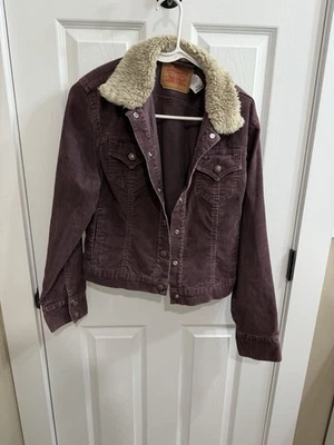 Levi's Original Sherpa Trucker Jacket (weekend) in a purple corduroy, Medium - Image 1 of 4