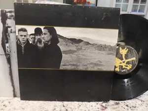 U2 THE JOSHUA TREE Original 1987 LPInsert Poster VG+++ VINYL LP JUST SHY OF NM - Picture 1 of 5