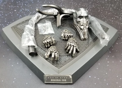 Hot Toys General Zod Parts lot - Image 1 of 3