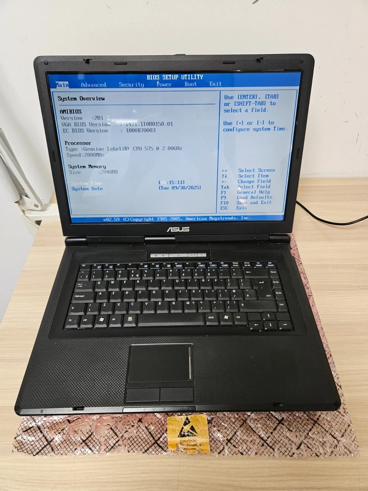 ASUS X58L Laptop - Intel Celeron M 575 - 2GB Ram - No Storage - Image 1 of 4