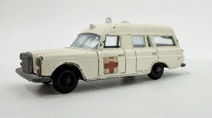 Ambulancia Lesney Matchbox #3 Mercedes Benz Binz rueda regular 1968 vintage - Imagen 1 de 8