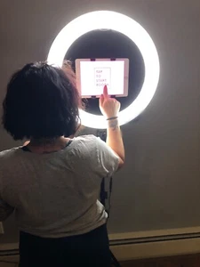 iPad Photo Booth With Ring Light. W/ STAND AND BAG!!!!! - Picture 1 of 8