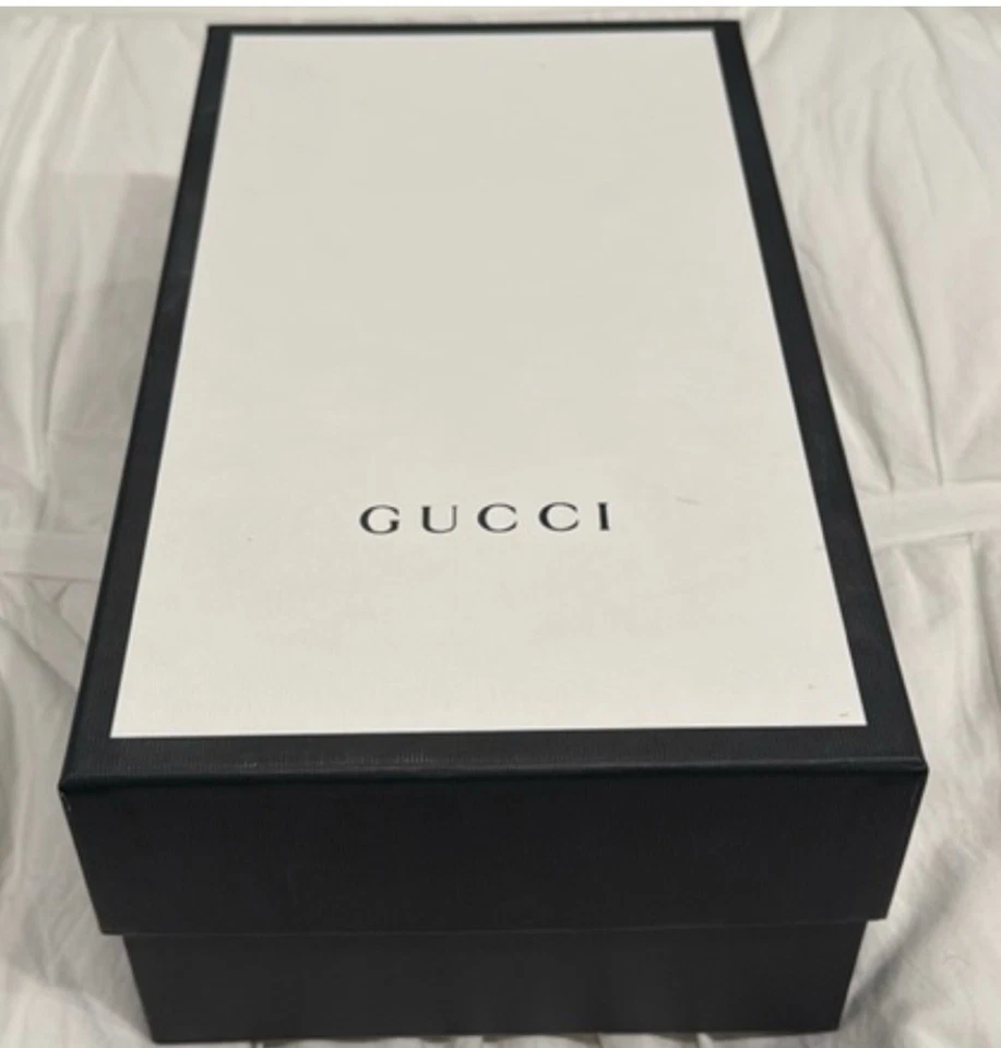 gucci caja de zapatos vacía Foto 1 de 2