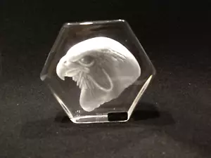 Pisapapeles hexagonal de cristal de plomo CABEZA DE ÁGUILA Kosta Crystal hecho a mano - Imagen 1 de 8