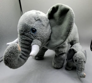 Animal Planet Elephant Mama Elephant and a Baby - Picture 1 of 12
