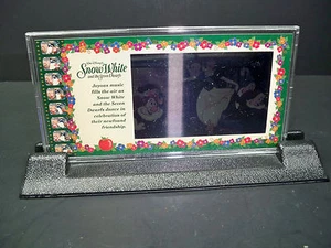 Disney Showcase Collection Snow White Holograph Framed On Base #8632 Mint Cond. - Picture 1 of 11