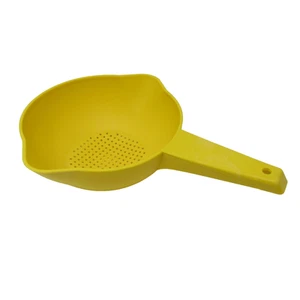 Tupperware 1200 Yellow 1 Qt Strainer Colander with Handle 1200-10 Vintage - Picture 1 of 7