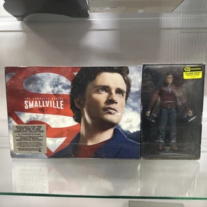 SELLADO Smallville The Complete Series 62 Discos DVD Set con Figura CLARK Best Buy - Imagen 1 de 12