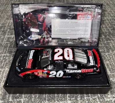 Joey Logano #20 GameStop Kentucky 2008 versión ganadora de carrera Elite 1:24 primera victoria Foto 1 de 4