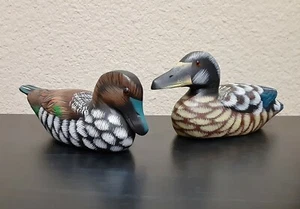 2PC VTG HAND PAINTED WOODEN DUCKS FIGURINES PEOPLES REPUBLIC OF CHINA NUMBERED - Bild 1 von 12