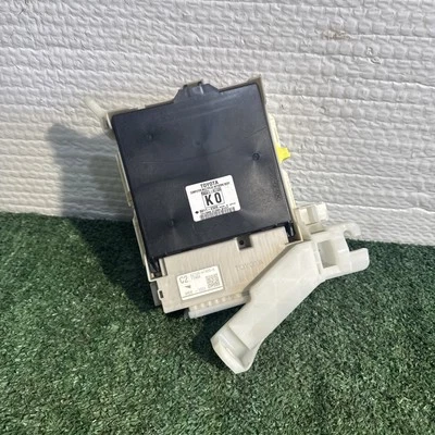 2010-2011 Toyota Prius Dash Driver Fuse Relay Box 82730-47450-A OEM DK708308 - Image 1 of 4