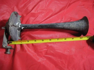 Cadillac Trumpet Horn OEM GM Vintage Fleetwood Eldorado DeVille Brougham Calais - Image 1 of 4