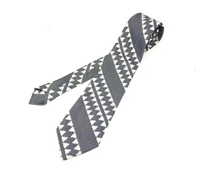 1960s Vintage Geometric Tie woven Men's Polyester Blue & White Necktie - Picture 1 of 7