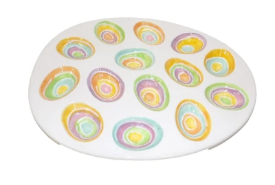 Plato colorido para servir huevos Bella Casa Ganz Devild primavera verano Foto 1 de 3