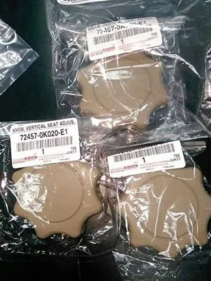 TOYOTA HILUX VIGO FORTUNER 2005-14 GENUINE KNOB, VERTICAL SEAT 72457-0K020-E1 Foto 1 de 2