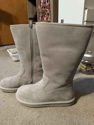 Uggs Nuevo con etiquetas Talla 9 Foto 1 de 4