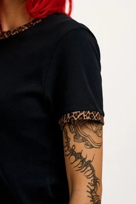 Camiseta para mujer Lucy & Yak XS negra 100 % algodón manga corta estampado de leopardo Foto 1 de 4