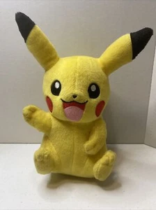 2015 Tomy 9” Plush Pokemon Pikachu - Foto 1 di 8