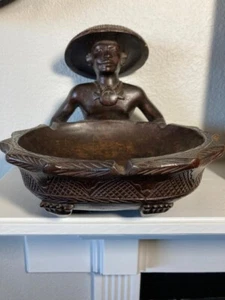 Carved Asian Figurine Holding a Bowl/Ashtray Seated w/Hat Really Detailled! - Picture 1 of 16