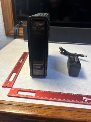 ARRIS Surfboard SBG10 DOCSIS 3.0 Cable Modem & Wi-Fi Router - Image 1 of 4